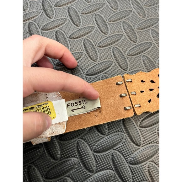 Fossil Floral Stations Belt Small Metallic White Gold Silver Leather BT3799838S - Picture 6 of 8